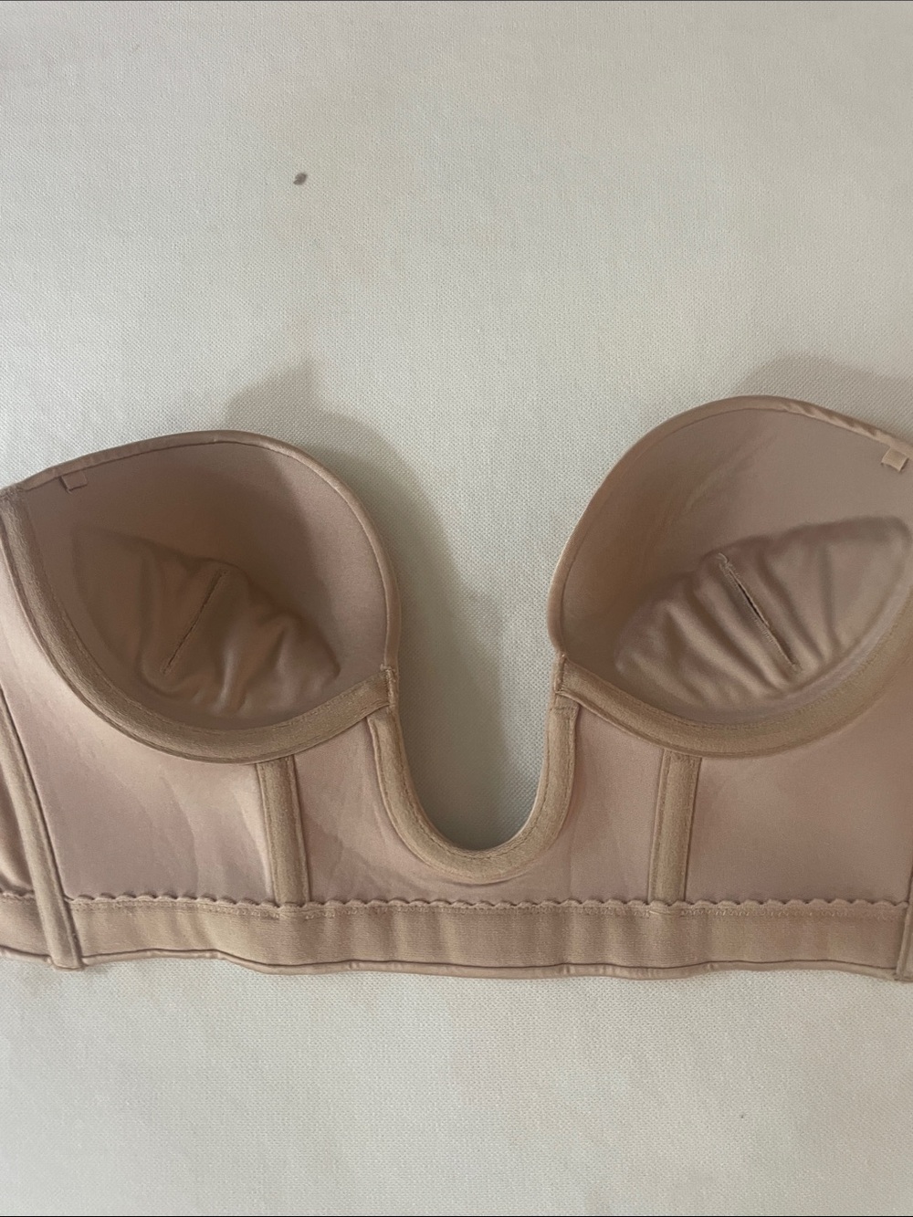 Finelines Refined Strapless Plunge Bustier - Nude
 Bra - Nude | size 32 C - Picture 8 of 9